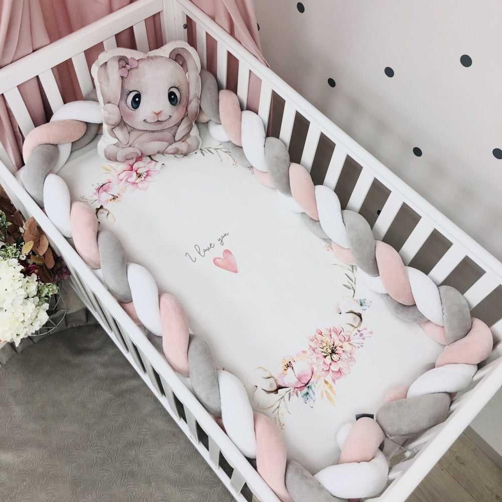Pletený mantinel do postieľky 220 cm – biela/sivá/púdrová