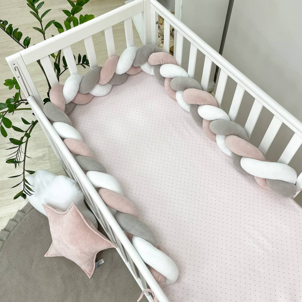 Pletený mantinel do postieľky 220 cm – biela/sivá/púdrová
