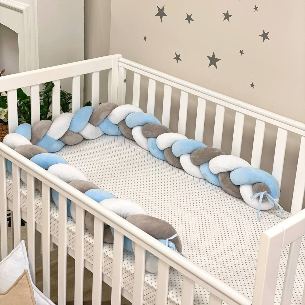 Pletený mantinel do postieľky 220 cm – biela/sivá/modrá