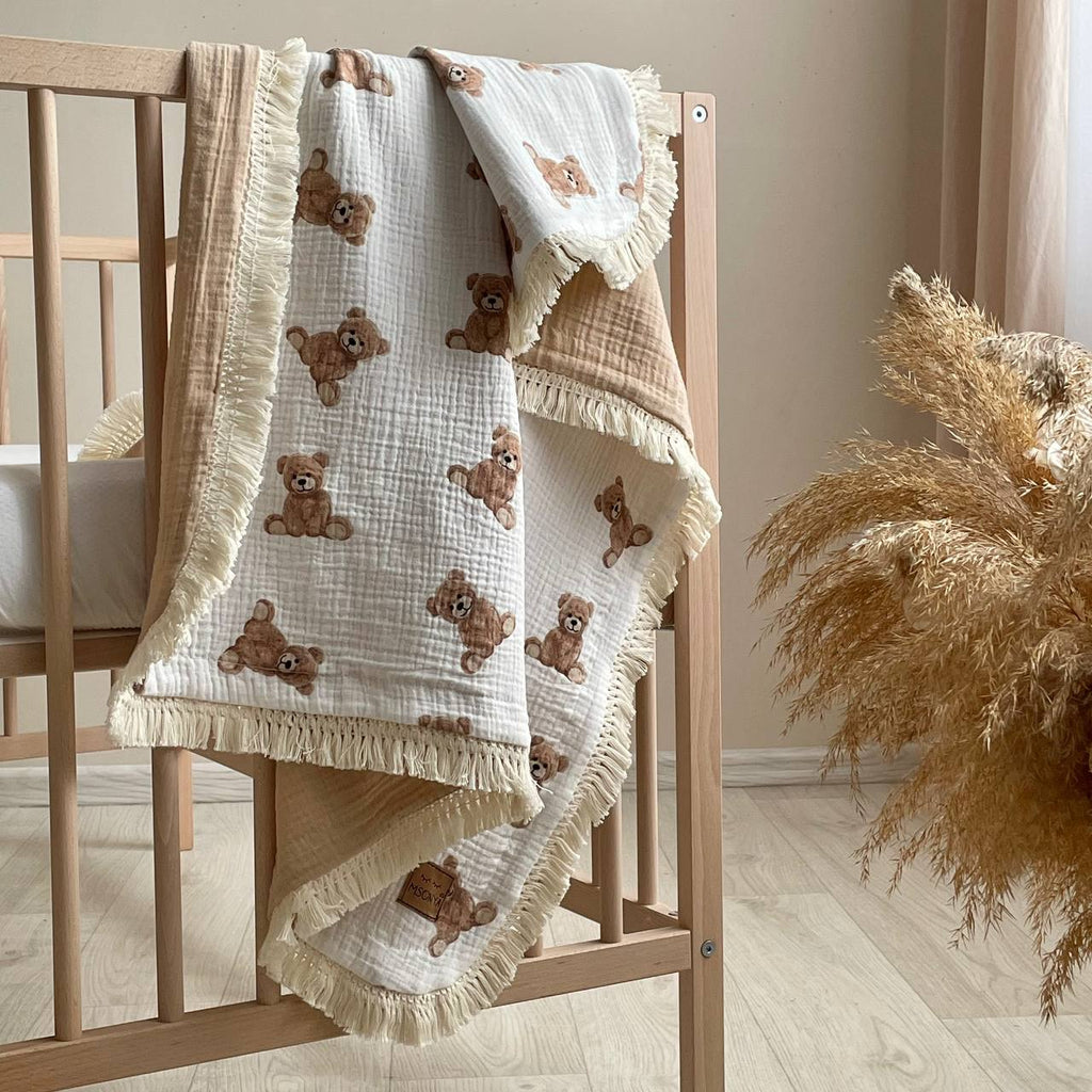 Mušelínová deka so strapcami pre bábätko Medvedíky Teddy – béžová so strapcami