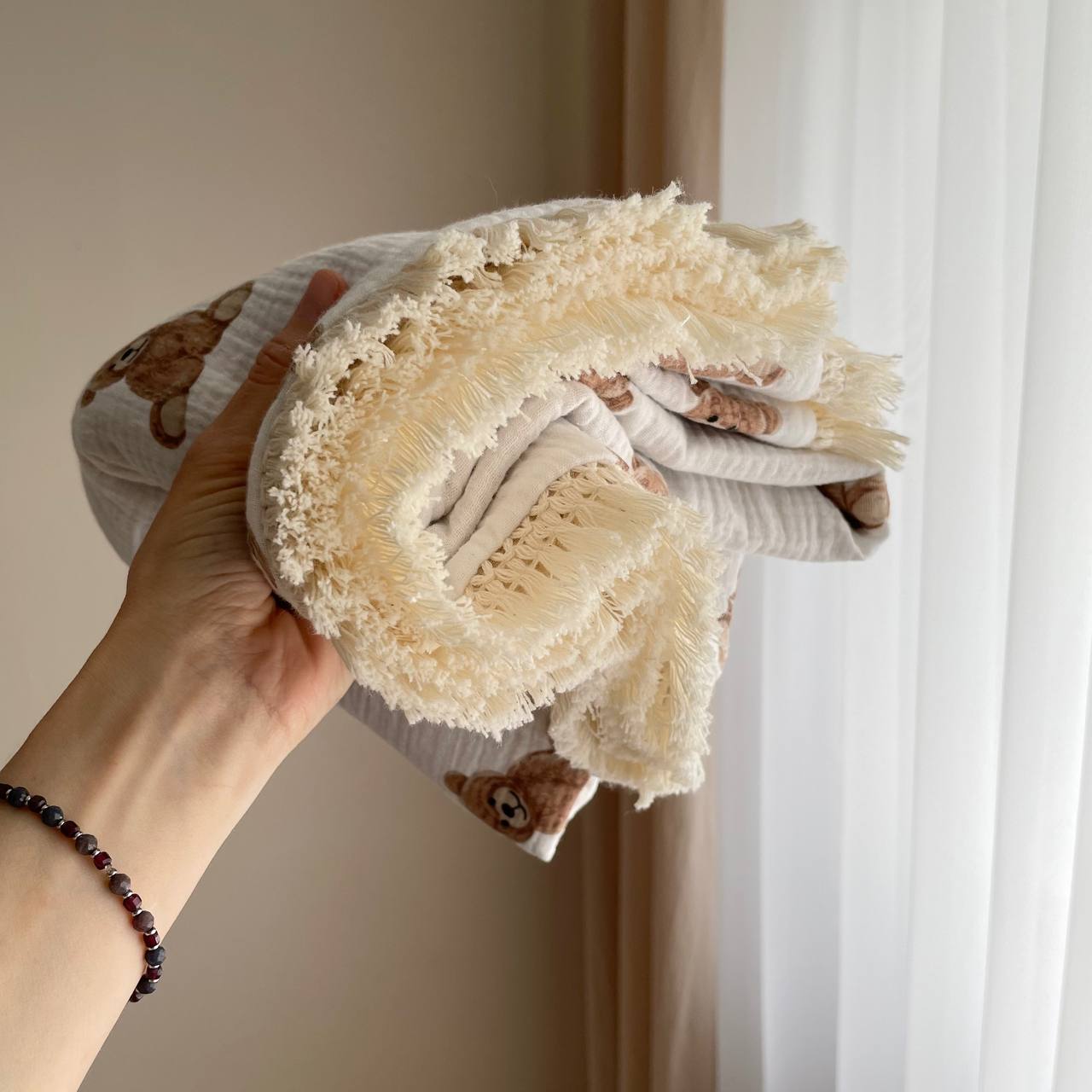 Mušelínová deka so strapcami pre bábätko Medvedíky Teddy – béžová so strapcami