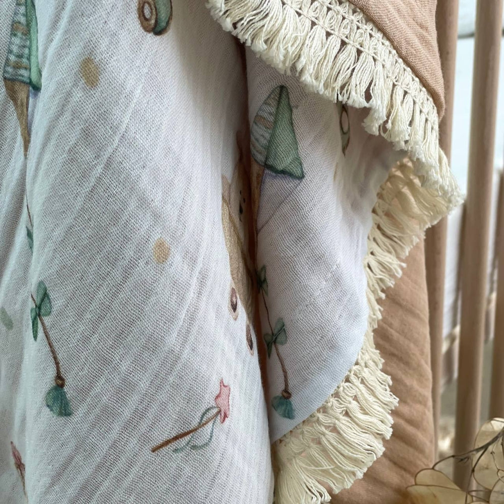 Mušelínová deka so strapcami pre bábätko Hračky béžová so strapcami