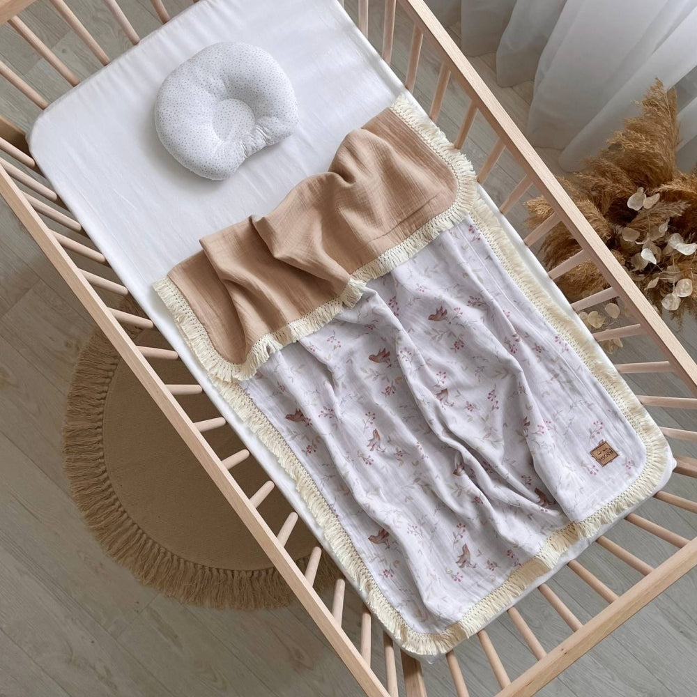 Mušelínová deka so strapcami pre bábätko Vtáčiky béžová so strapcami
