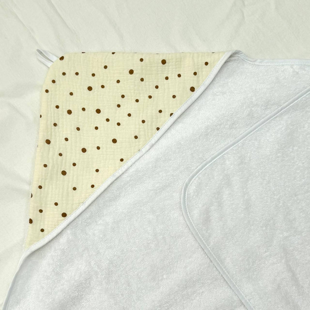 Froté uterák s kapucňou pre bábätko hnedé bodky na ivory, 80 × 100 cm