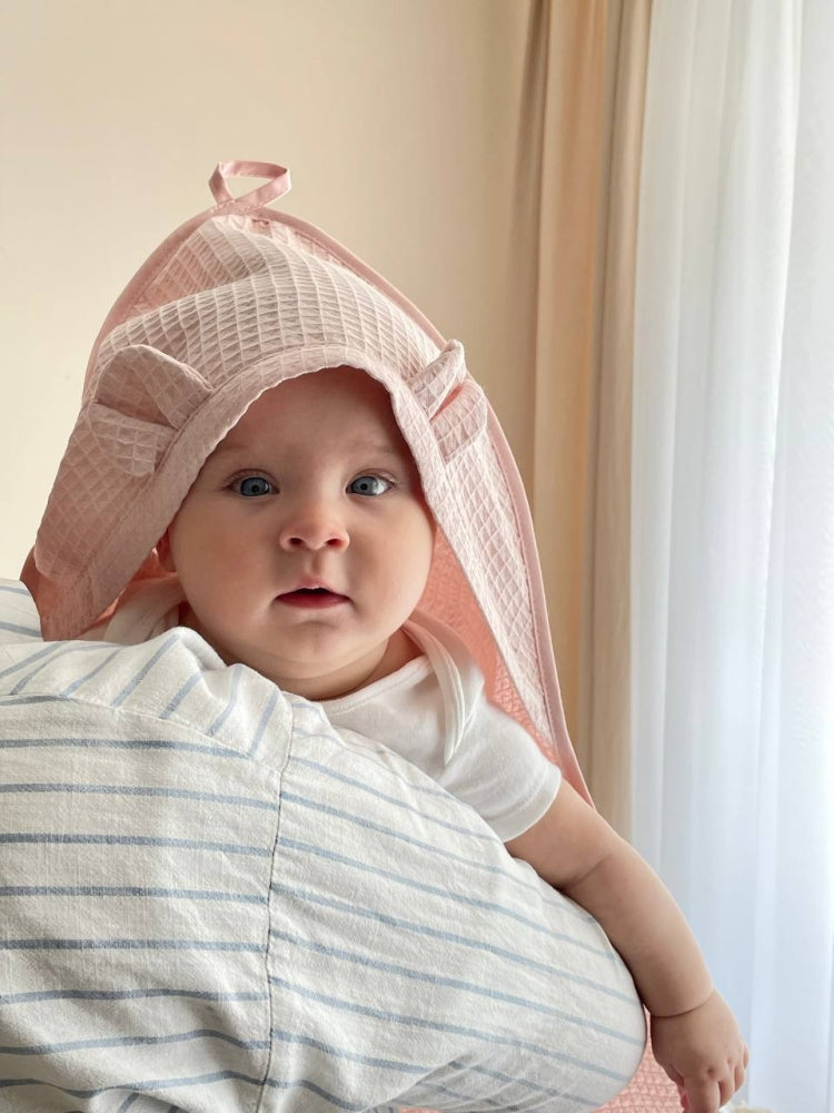 Vaflová osuška s kapucňou pre bábätko ružová