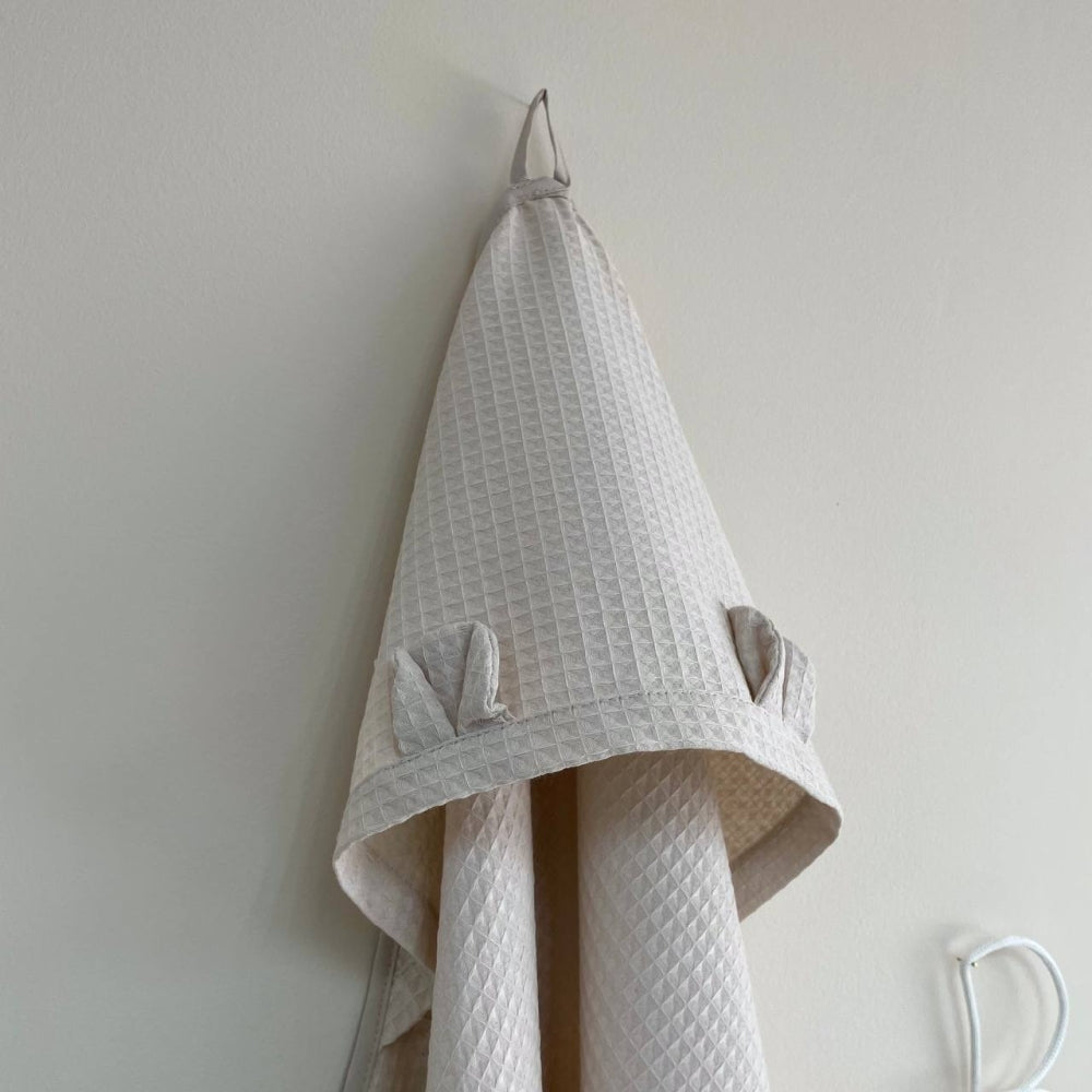Vaflová osuška s kapucňou pre bábätko moka