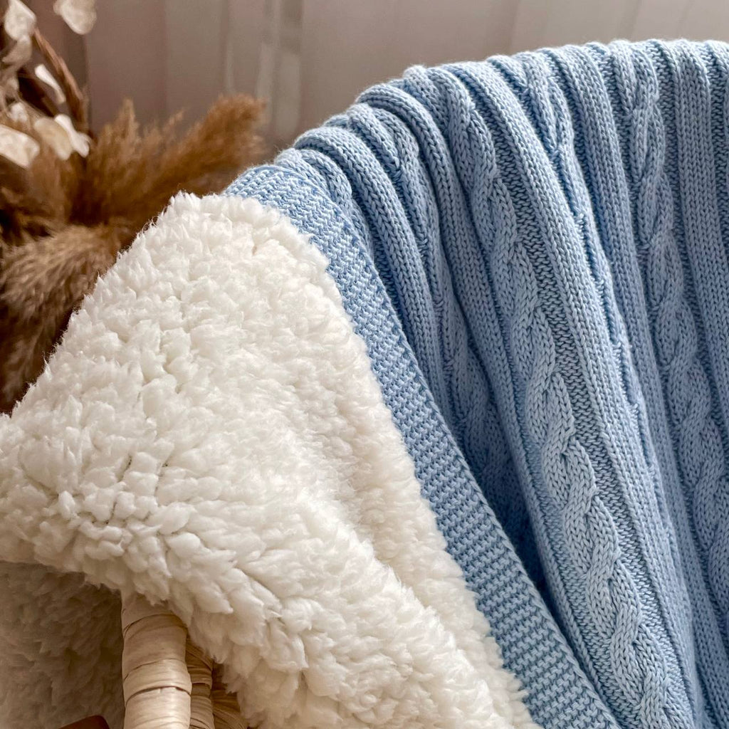 Pletená bavlnená deka pre bábätko Teddy Kosa – modrá