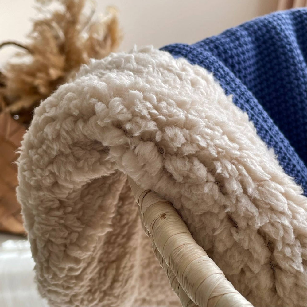 Pletená bavlnená deka pre bábätko Teddy Rohožka – džínsová