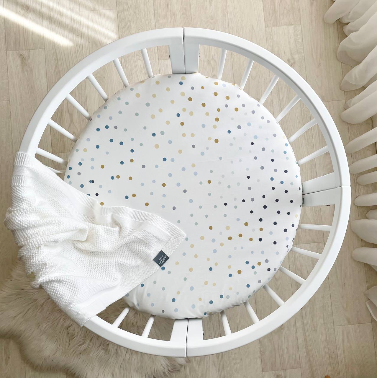 Detská plachta do postieľky 70 × 70 cm – akvarelové bodky mätové